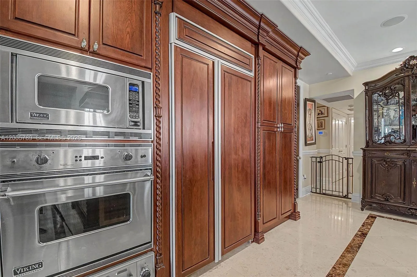 600 Coral Way 5, Coral Gables, Florida 33134, Coral Gables, Florida 33134, 3 Bedrooms Bedrooms, ,3 BathroomsBathrooms,Residential,For Sale,600 Coral Way 5, Coral Gables, Florida 33134,A12005789