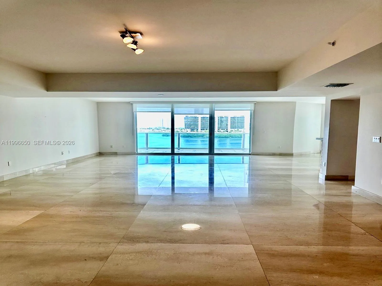 3301 Ne 183rd St 809, Aventura, Florida 33160, Aventura, Florida 33160, 3 Bedrooms Bedrooms, ,3 BathroomsBathrooms,Residential Lease,For Rent,3301 Ne 183rd St 809, Aventura, Florida 33160,A11996650
