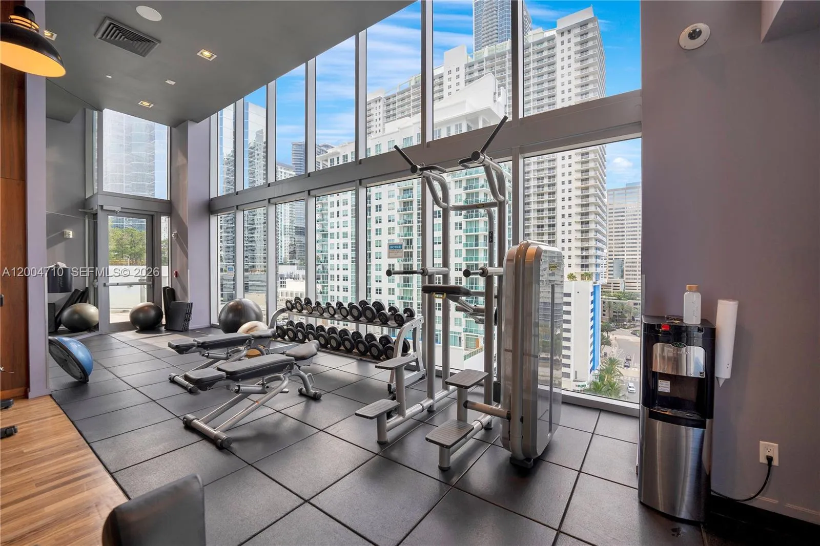1300 Brickell Bay Dr 706, Miami, Florida 33131, Miami, Florida 33131, 1 Bedroom Bedrooms, ,1 BathroomBathrooms,Residential Lease,For Rent,1300 Brickell Bay Dr 706, Miami, Florida 33131,A12004710