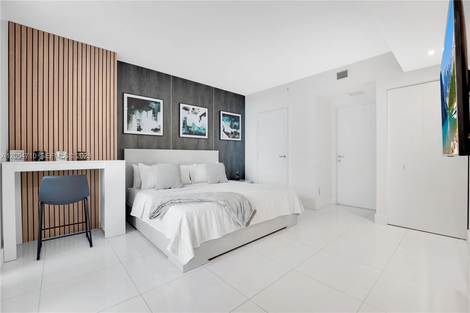 1300 Brickell Bay Dr 706, Miami, Florida 33131, Miami, Florida 33131, 1 Bedroom Bedrooms, ,1 BathroomBathrooms,Residential Lease,For Rent,1300 Brickell Bay Dr 706, Miami, Florida 33131,A12004710