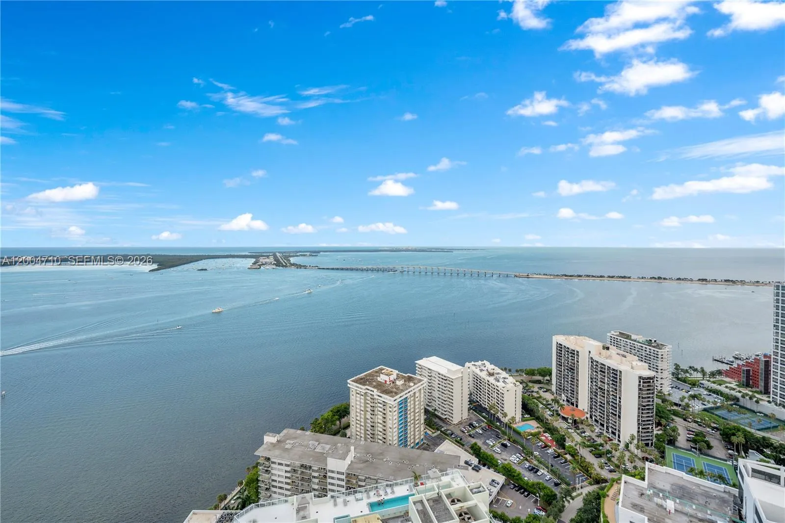 1300 Brickell Bay Dr 706, Miami, Florida 33131, Miami, Florida 33131, 1 Bedroom Bedrooms, ,1 BathroomBathrooms,Residential Lease,For Rent,1300 Brickell Bay Dr 706, Miami, Florida 33131,A12004710