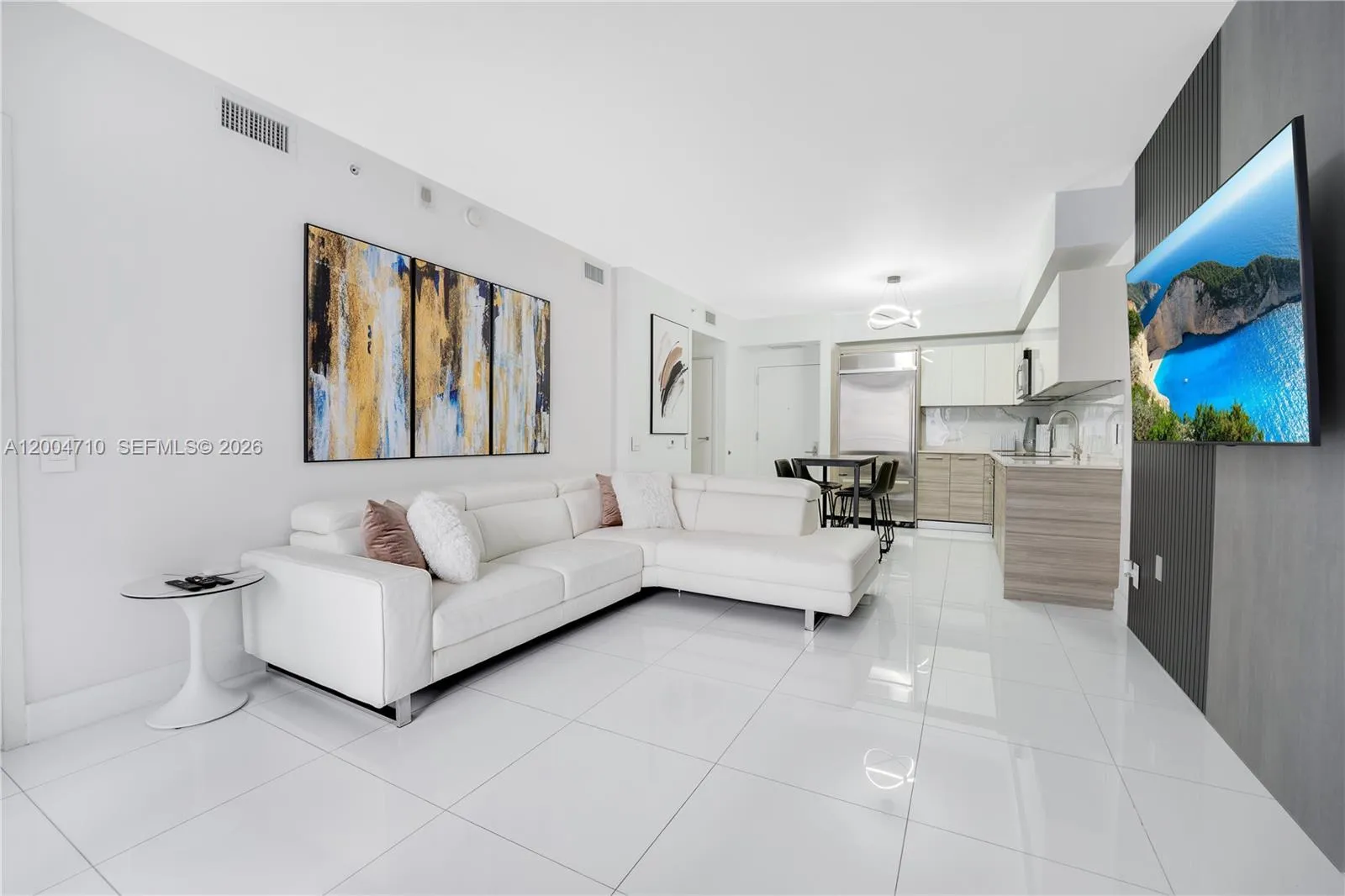 1300 Brickell Bay Dr 706, Miami, Florida 33131, Miami, Florida 33131, 1 Bedroom Bedrooms, ,1 BathroomBathrooms,Residential Lease,For Rent,1300 Brickell Bay Dr 706, Miami, Florida 33131,A12004710