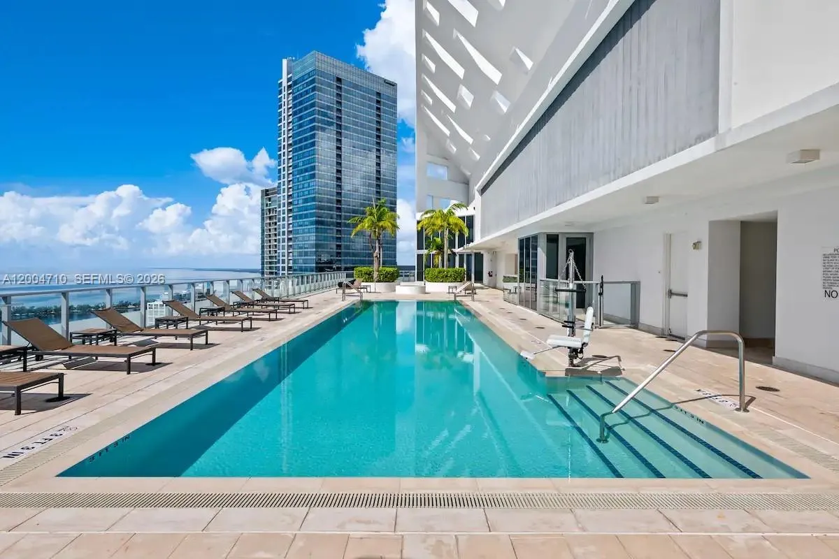 1300 Brickell Bay Dr 706, Miami, Florida 33131, Miami, Florida 33131, 1 Bedroom Bedrooms, ,1 BathroomBathrooms,Residential Lease,For Rent,1300 Brickell Bay Dr 706, Miami, Florida 33131,A12004710