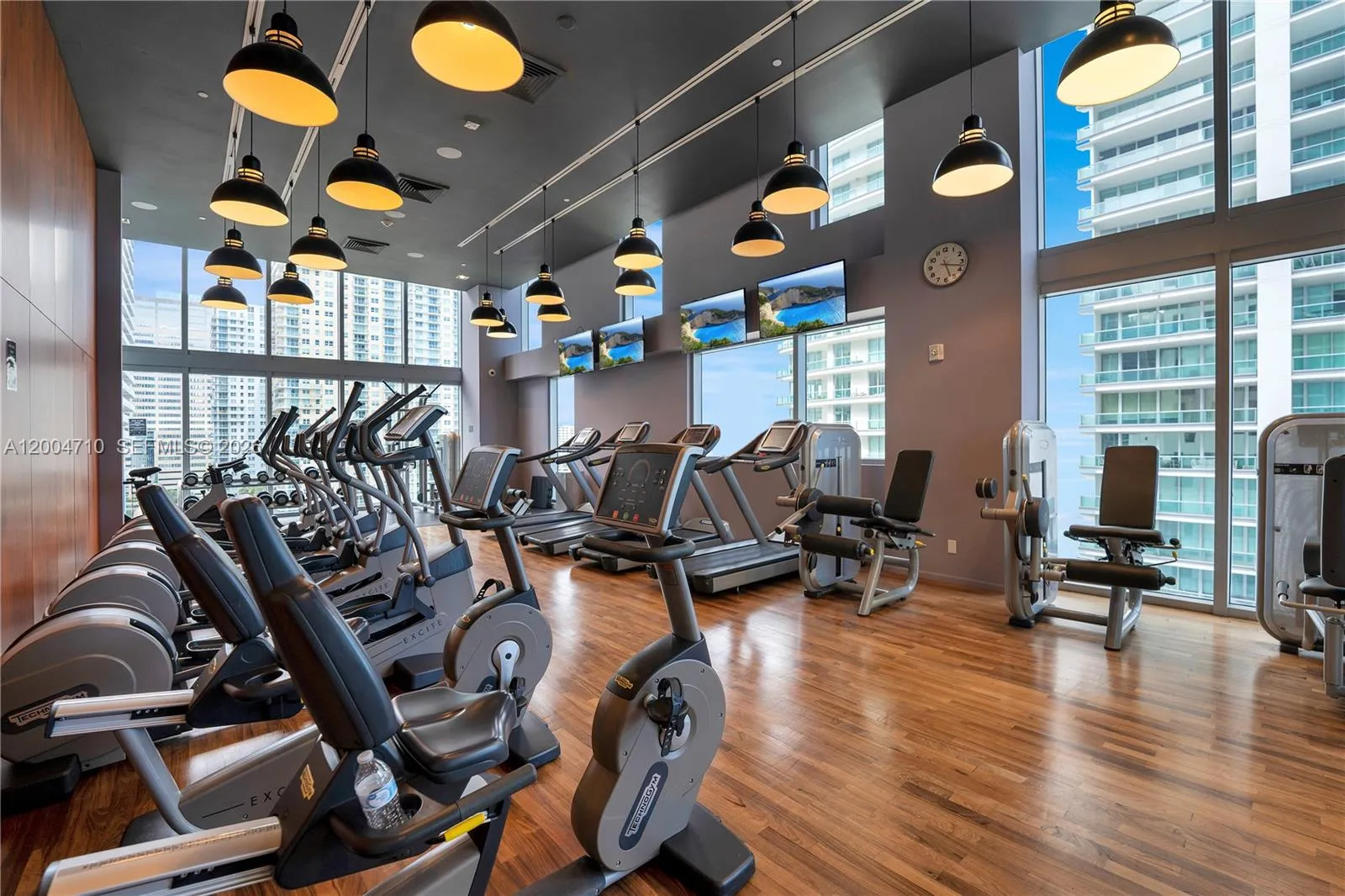 1300 Brickell Bay Dr 706, Miami, Florida 33131, Miami, Florida 33131, 1 Bedroom Bedrooms, ,1 BathroomBathrooms,Residential Lease,For Rent,1300 Brickell Bay Dr 706, Miami, Florida 33131,A12004710