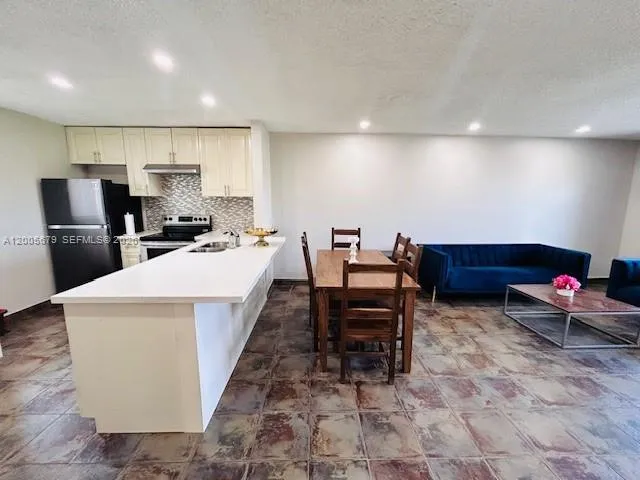 7740 Camino Real G404, Miami, Florida 33143, Miami, Florida 33143, 2 Bedrooms Bedrooms, ,1 BathroomBathrooms,Residential Lease,For Rent,7740 Camino Real G404, Miami, Florida 33143,A12005679