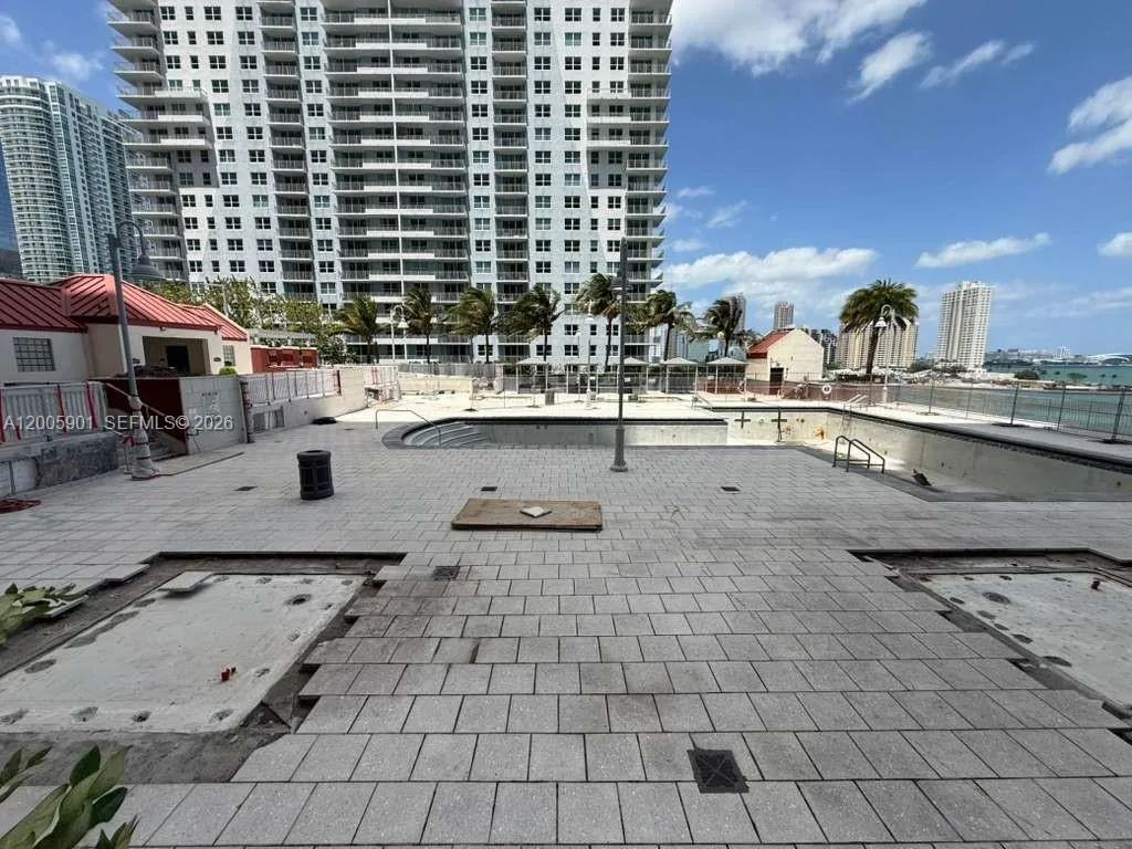 1155 Brickell Bay Dr 606, Miami, Florida 33131, Miami, Florida 33131, 1 Bedroom Bedrooms, ,1 BathroomBathrooms,Residential Lease,For Rent,1155 Brickell Bay Dr 606, Miami, Florida 33131,A12005901