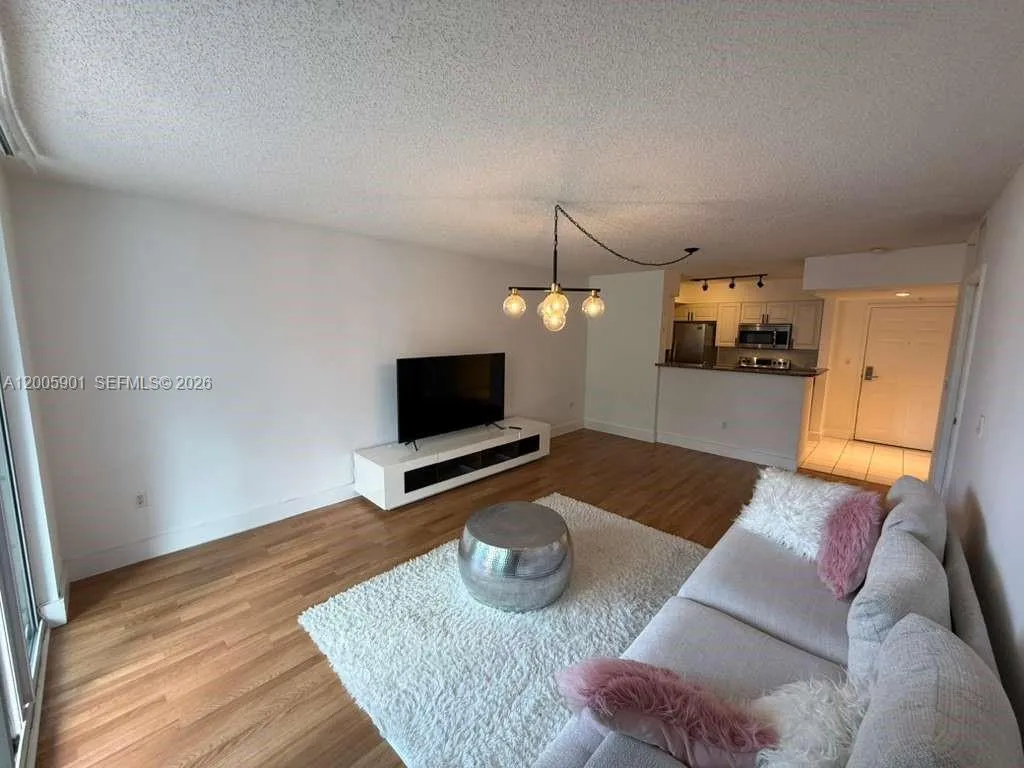 1155 Brickell Bay Dr 606, Miami, Florida 33131, Miami, Florida 33131, 1 Bedroom Bedrooms, ,1 BathroomBathrooms,Residential Lease,For Rent,1155 Brickell Bay Dr 606, Miami, Florida 33131,A12005901