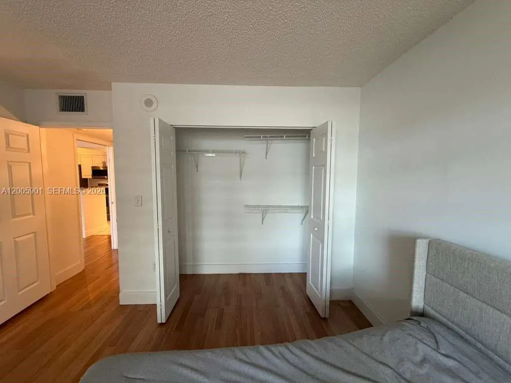 1155 Brickell Bay Dr 606, Miami, Florida 33131, Miami, Florida 33131, 1 Bedroom Bedrooms, ,1 BathroomBathrooms,Residential Lease,For Rent,1155 Brickell Bay Dr 606, Miami, Florida 33131,A12005901