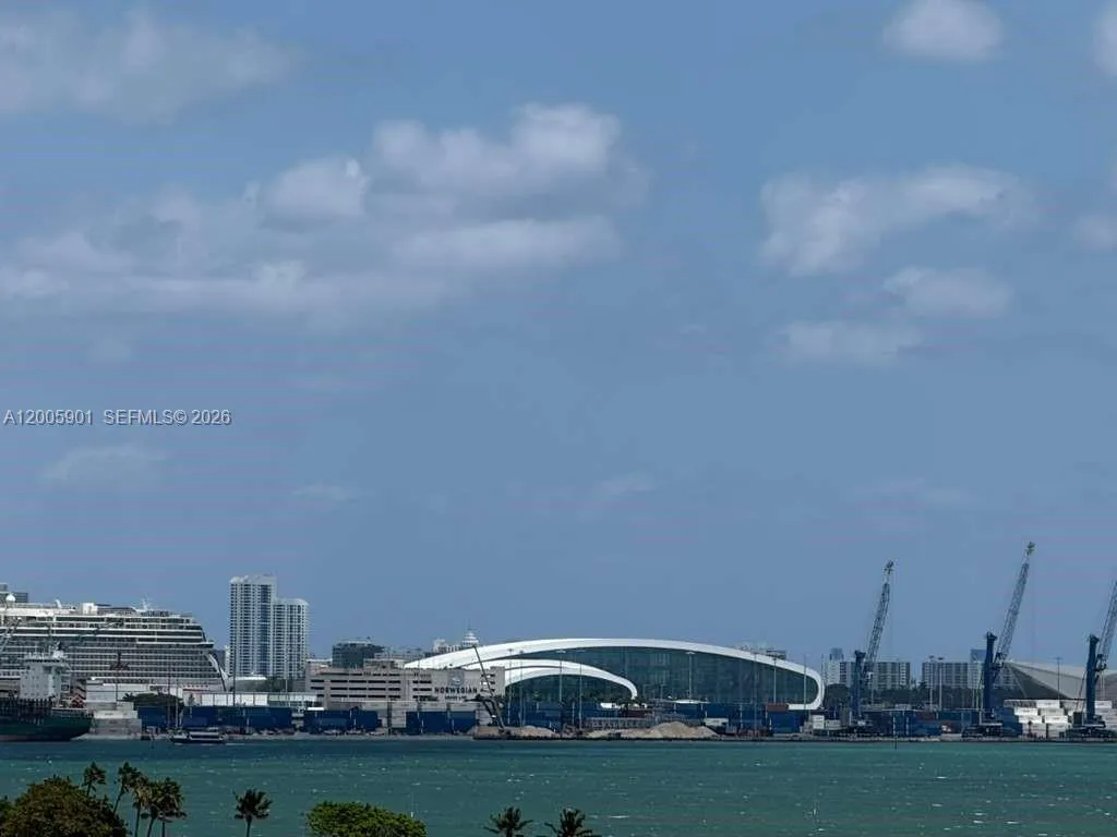 1155 Brickell Bay Dr 606, Miami, Florida 33131, Miami, Florida 33131, 1 Bedroom Bedrooms, ,1 BathroomBathrooms,Residential Lease,For Rent,1155 Brickell Bay Dr 606, Miami, Florida 33131,A12005901