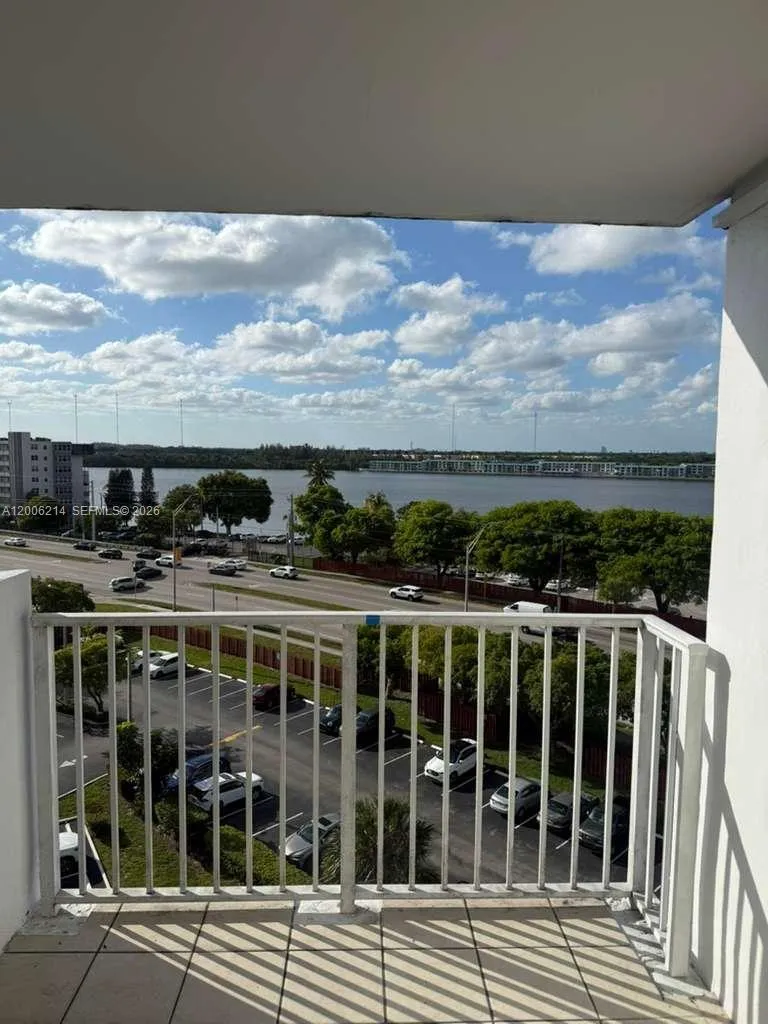 1200 Ne Miami Gardens Dr 812w, Miami, Florida 3317, Miami, Florida 33179, 1 Bedroom Bedrooms, ,1 BathroomBathrooms,Residential Lease,For Rent,1200 Ne Miami Gardens Dr 812w, Miami, Florida 3317,A12006214
