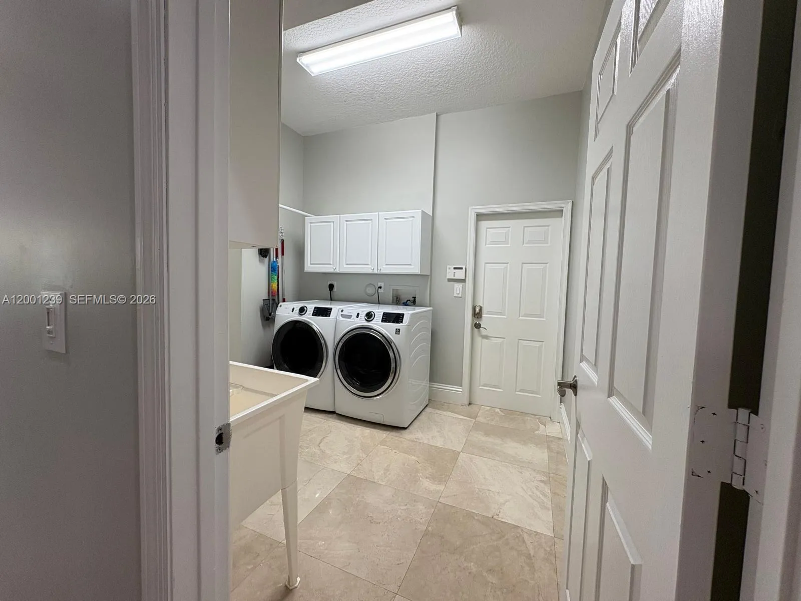 13805 Sw 41st St, Davie, Florida 33330, Davie, Florida 33330, 4 Bedrooms Bedrooms, ,3 BathroomsBathrooms,Residential,For Sale,13805 Sw 41st St, Davie, Florida 33330,A12001239