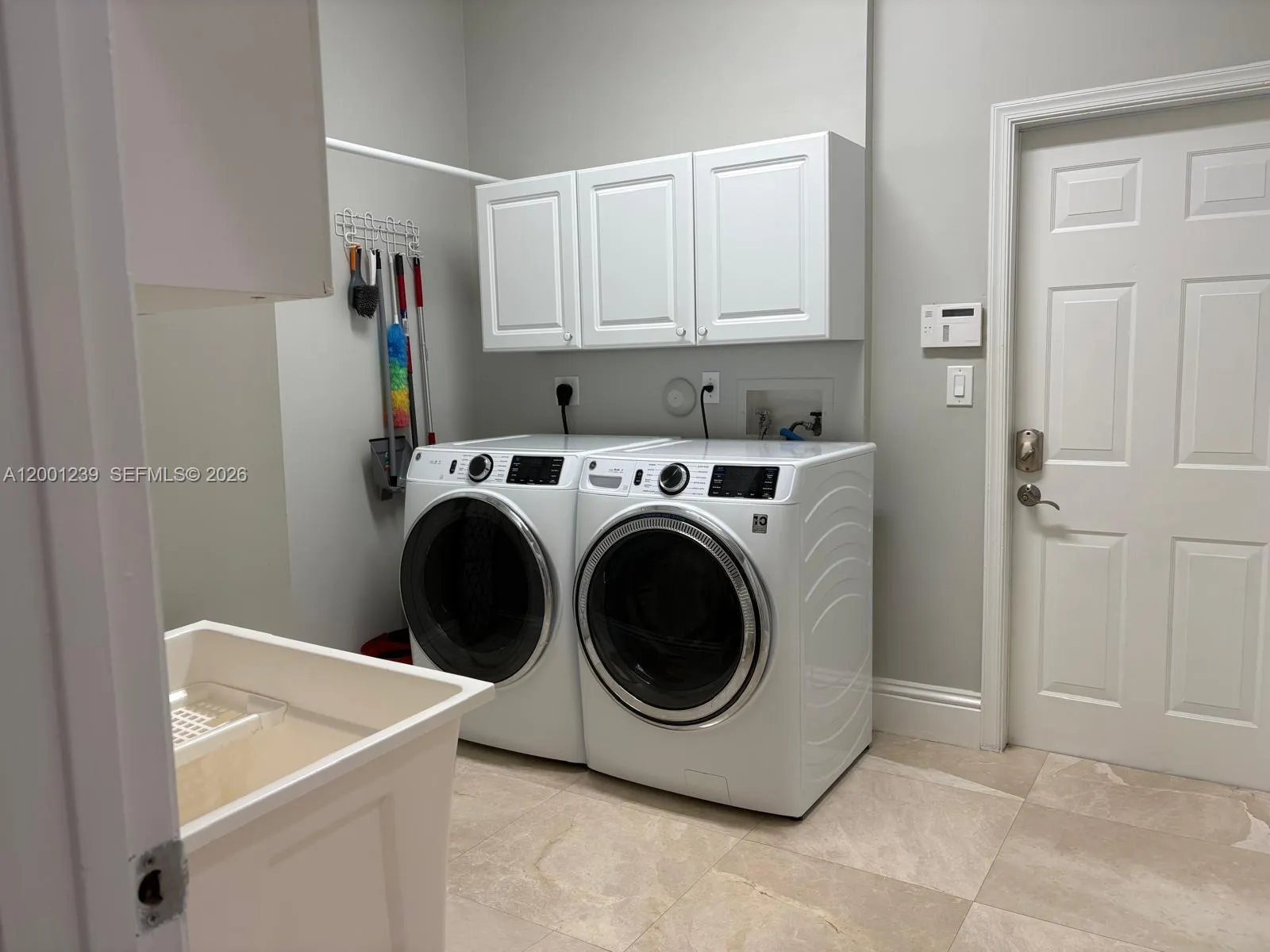 13805 Sw 41st St, Davie, Florida 33330, Davie, Florida 33330, 4 Bedrooms Bedrooms, ,3 BathroomsBathrooms,Residential,For Sale,13805 Sw 41st St, Davie, Florida 33330,A12001239