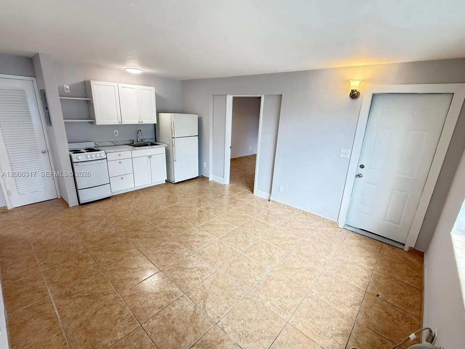 1834 Harding St 4, Hollywood, Florida 33020, Hollywood, Florida 33020, 2 Bedrooms Bedrooms, ,1 BathroomBathrooms,Residential Lease,For Rent,1834 Harding St 4, Hollywood, Florida 33020,A12006317