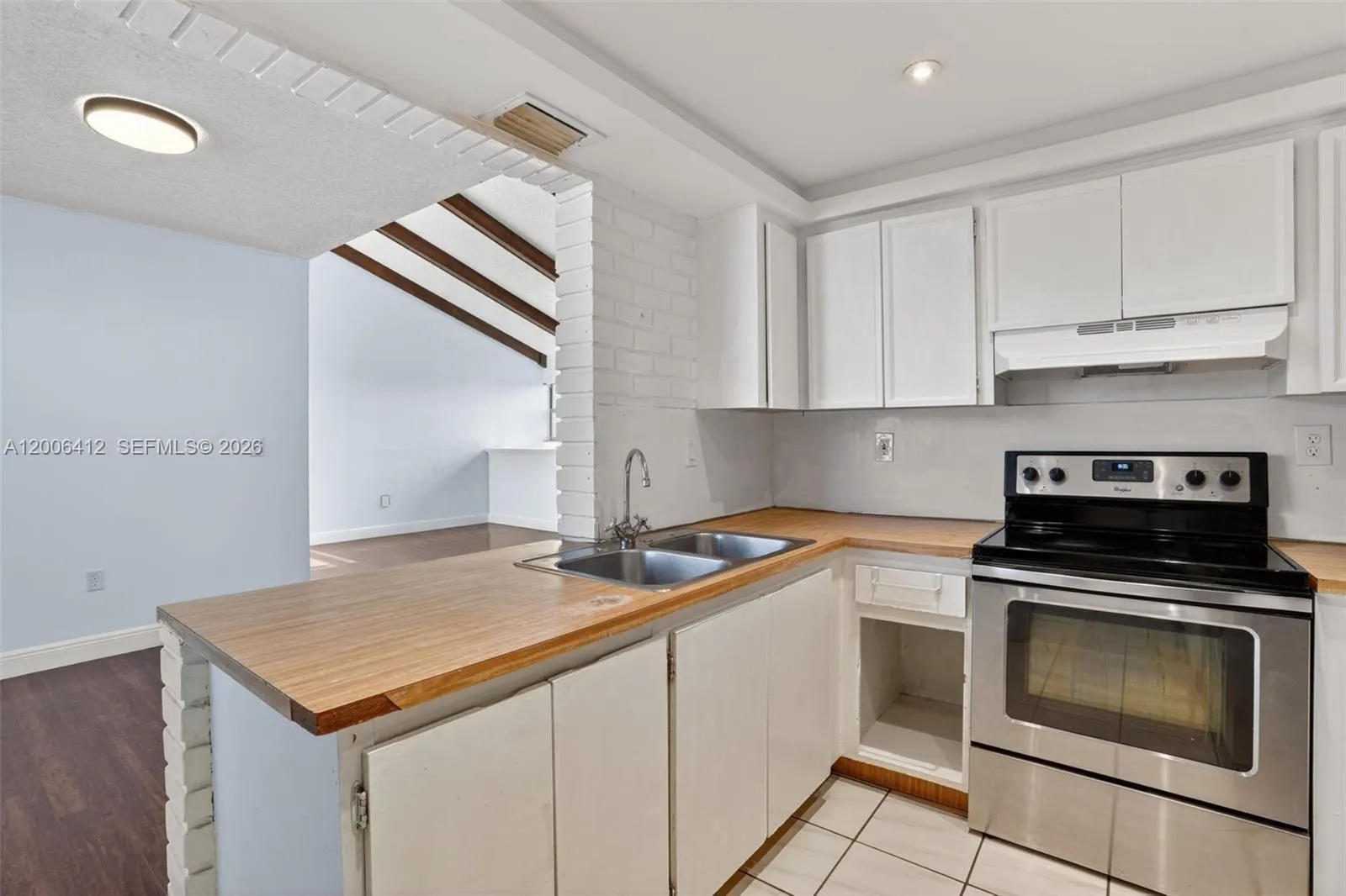 10302 Nw 9th St Cir 204, Miami, Florida 33172, Miami, Florida 33172, 3 Bedrooms Bedrooms, ,2 BathroomsBathrooms,Residential,For Sale,10302 Nw 9th St Cir 204, Miami, Florida 33172,A12006412