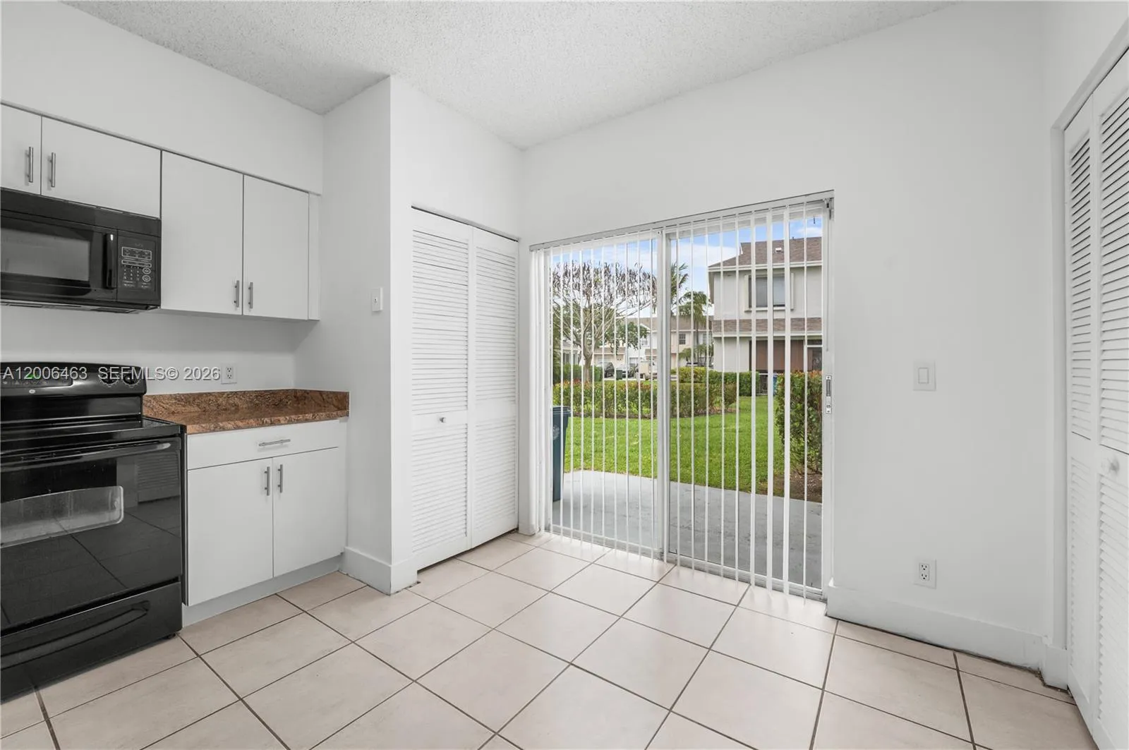 40 Simonton Cir 40, Weston, Florida 33326, Weston, Florida 33326, 2 Bedrooms Bedrooms, ,1 BathroomBathrooms,Residential,For Sale,40 Simonton Cir 40, Weston, Florida 33326,A12006463