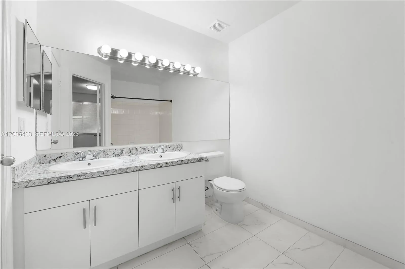 40 Simonton Cir 40, Weston, Florida 33326, Weston, Florida 33326, 2 Bedrooms Bedrooms, ,1 BathroomBathrooms,Residential,For Sale,40 Simonton Cir 40, Weston, Florida 33326,A12006463