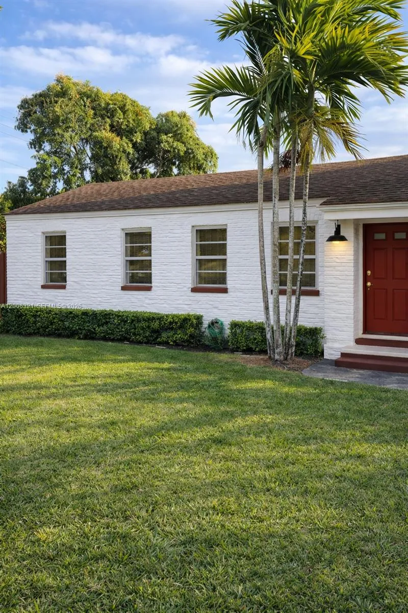 5800 Sw 61st St, Miami, Florida 33143, Miami, Florida 33143, 4 Bedrooms Bedrooms, ,2 BathroomsBathrooms,Residential Lease,For Rent,5800 Sw 61st St, Miami, Florida 33143,A12006321