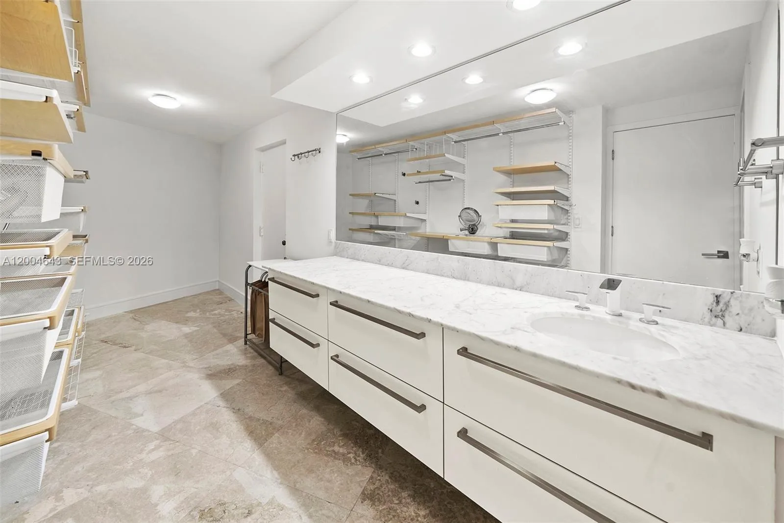 600 Grapetree Dr 3bs, Key Biscayne, Florida 33149, Key Biscayne, Florida 33149, 3 Bedrooms Bedrooms, ,3 BathroomsBathrooms,Residential Lease,For Rent,600 Grapetree Dr 3bs, Key Biscayne, Florida 33149,A12004643