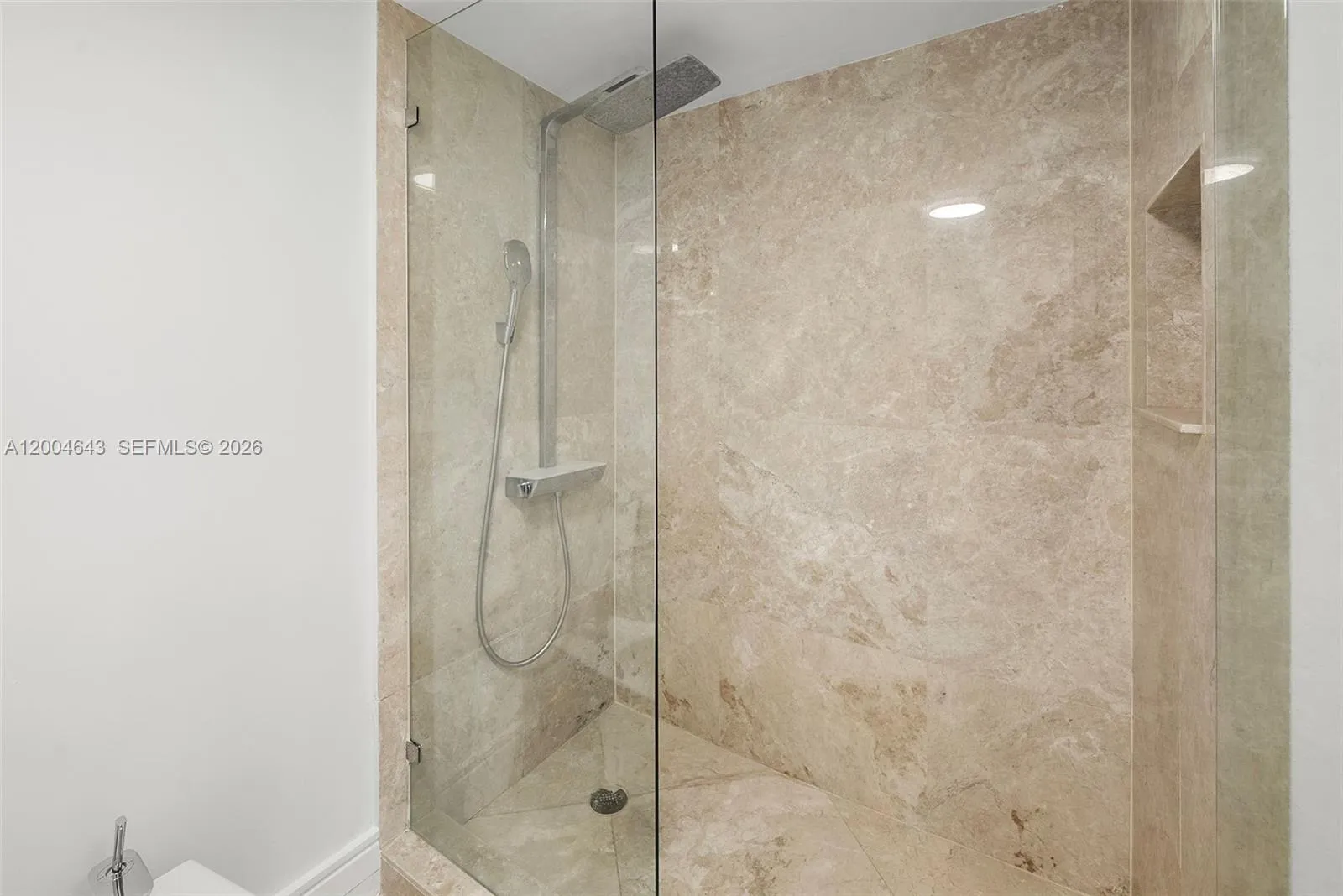 600 Grapetree Dr 3bs, Key Biscayne, Florida 33149, Key Biscayne, Florida 33149, 3 Bedrooms Bedrooms, ,3 BathroomsBathrooms,Residential Lease,For Rent,600 Grapetree Dr 3bs, Key Biscayne, Florida 33149,A12004643