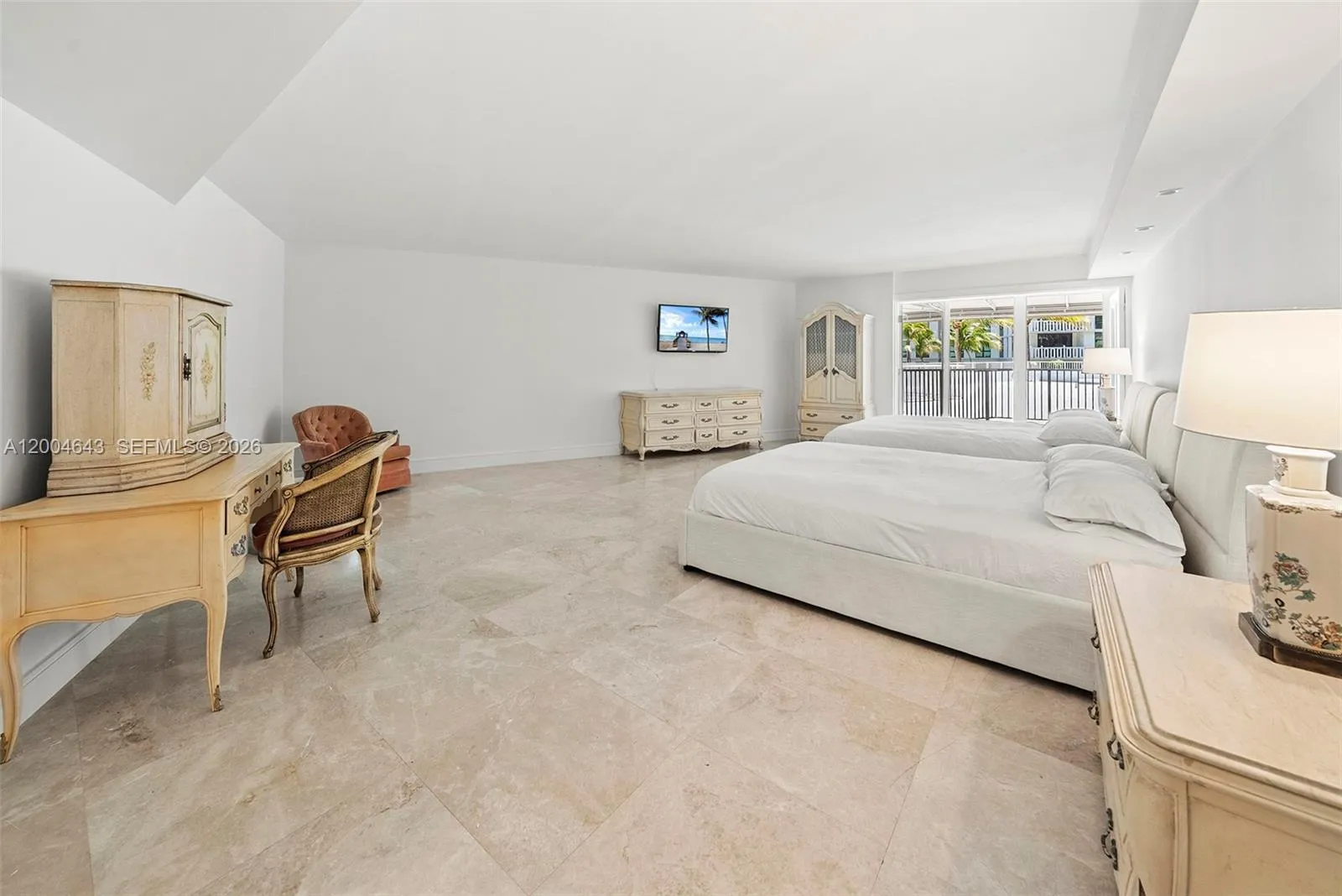 600 Grapetree Dr 3bs, Key Biscayne, Florida 33149, Key Biscayne, Florida 33149, 3 Bedrooms Bedrooms, ,3 BathroomsBathrooms,Residential Lease,For Rent,600 Grapetree Dr 3bs, Key Biscayne, Florida 33149,A12004643