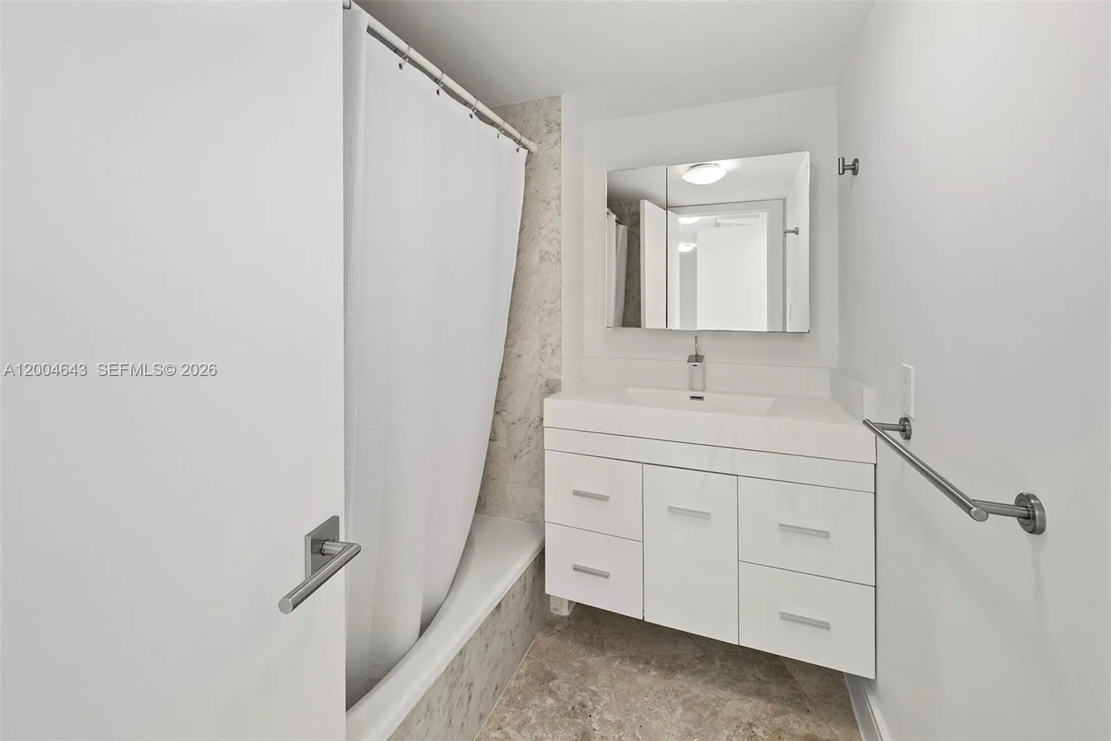 600 Grapetree Dr 3bs, Key Biscayne, Florida 33149, Key Biscayne, Florida 33149, 3 Bedrooms Bedrooms, ,3 BathroomsBathrooms,Residential Lease,For Rent,600 Grapetree Dr 3bs, Key Biscayne, Florida 33149,A12004643