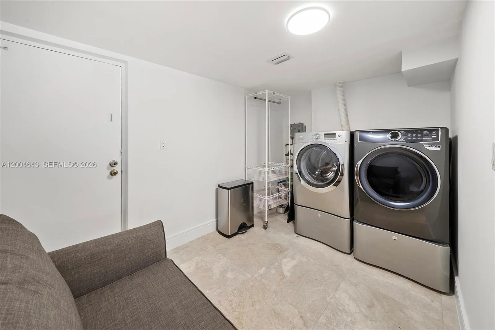 600 Grapetree Dr 3bs, Key Biscayne, Florida 33149, Key Biscayne, Florida 33149, 3 Bedrooms Bedrooms, ,3 BathroomsBathrooms,Residential Lease,For Rent,600 Grapetree Dr 3bs, Key Biscayne, Florida 33149,A12004643