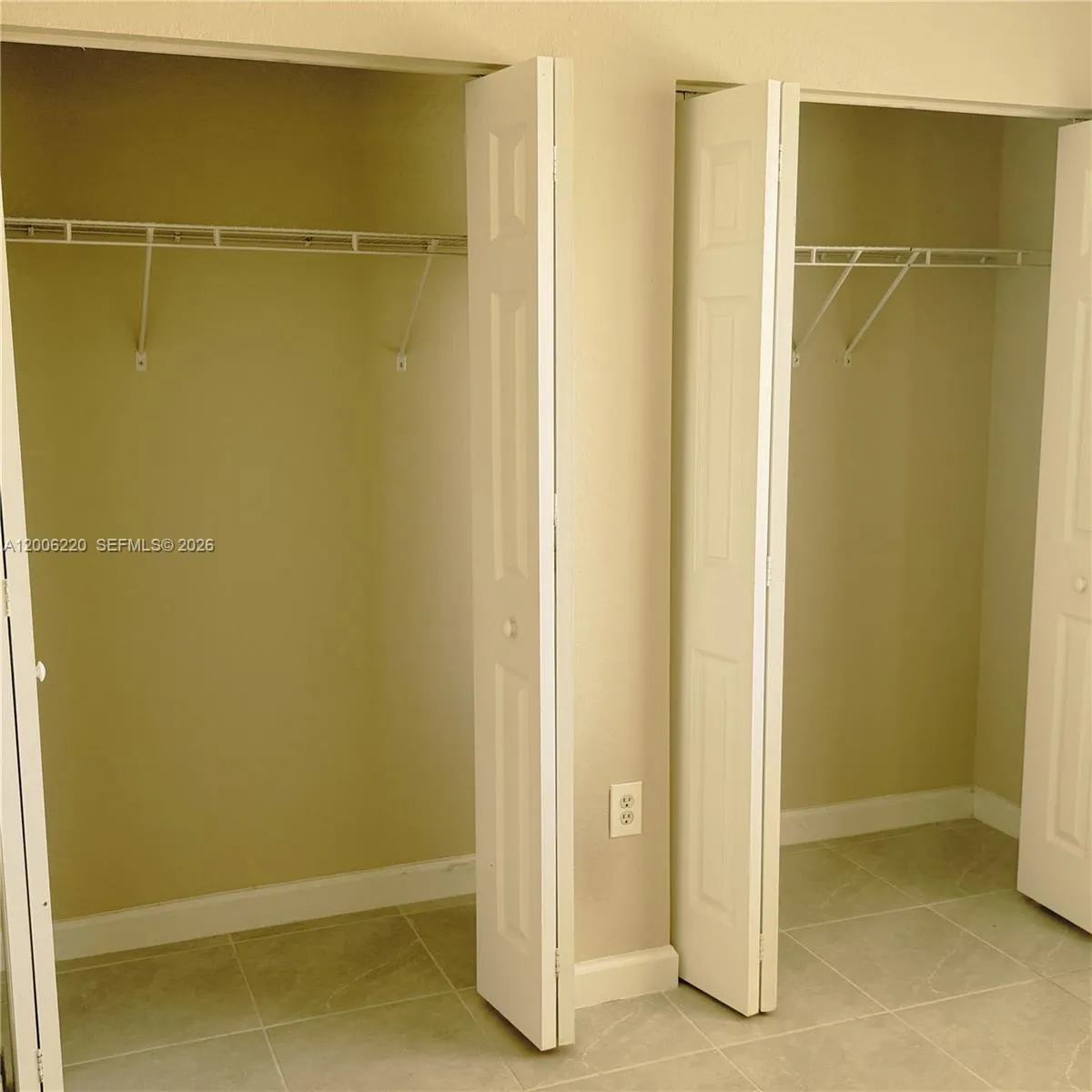 390 Ne 35th Ave, Homestead, Florida 33033, Homestead, Florida 33033, 3 Bedrooms Bedrooms, ,2 BathroomsBathrooms,Residential,For Sale,390 Ne 35th Ave, Homestead, Florida 33033,A12006220