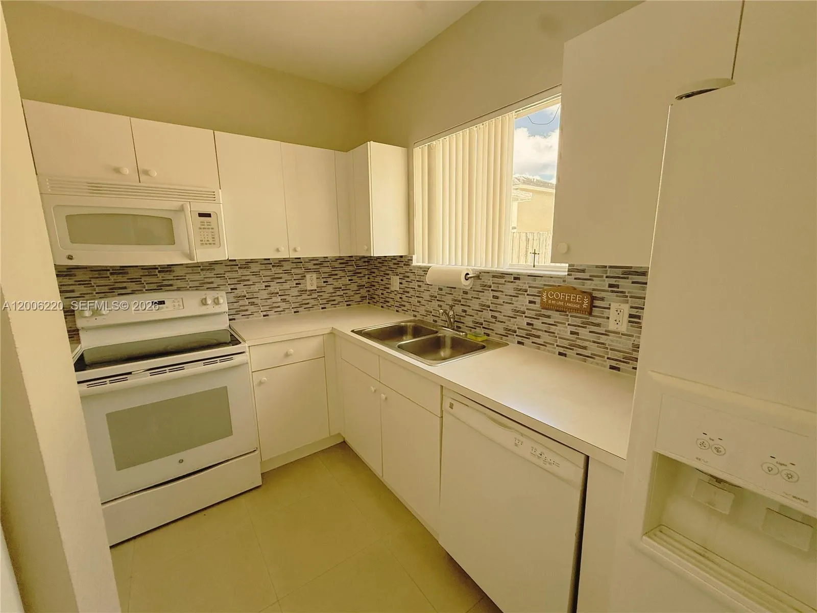 390 Ne 35th Ave, Homestead, Florida 33033, Homestead, Florida 33033, 3 Bedrooms Bedrooms, ,2 BathroomsBathrooms,Residential,For Sale,390 Ne 35th Ave, Homestead, Florida 33033,A12006220