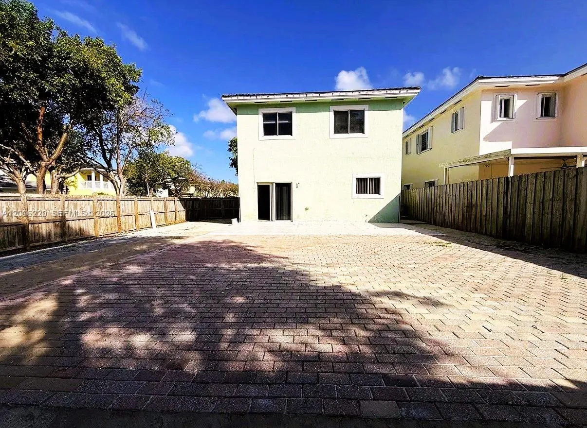 390 Ne 35th Ave, Homestead, Florida 33033, Homestead, Florida 33033, 3 Bedrooms Bedrooms, ,2 BathroomsBathrooms,Residential,For Sale,390 Ne 35th Ave, Homestead, Florida 33033,A12006220