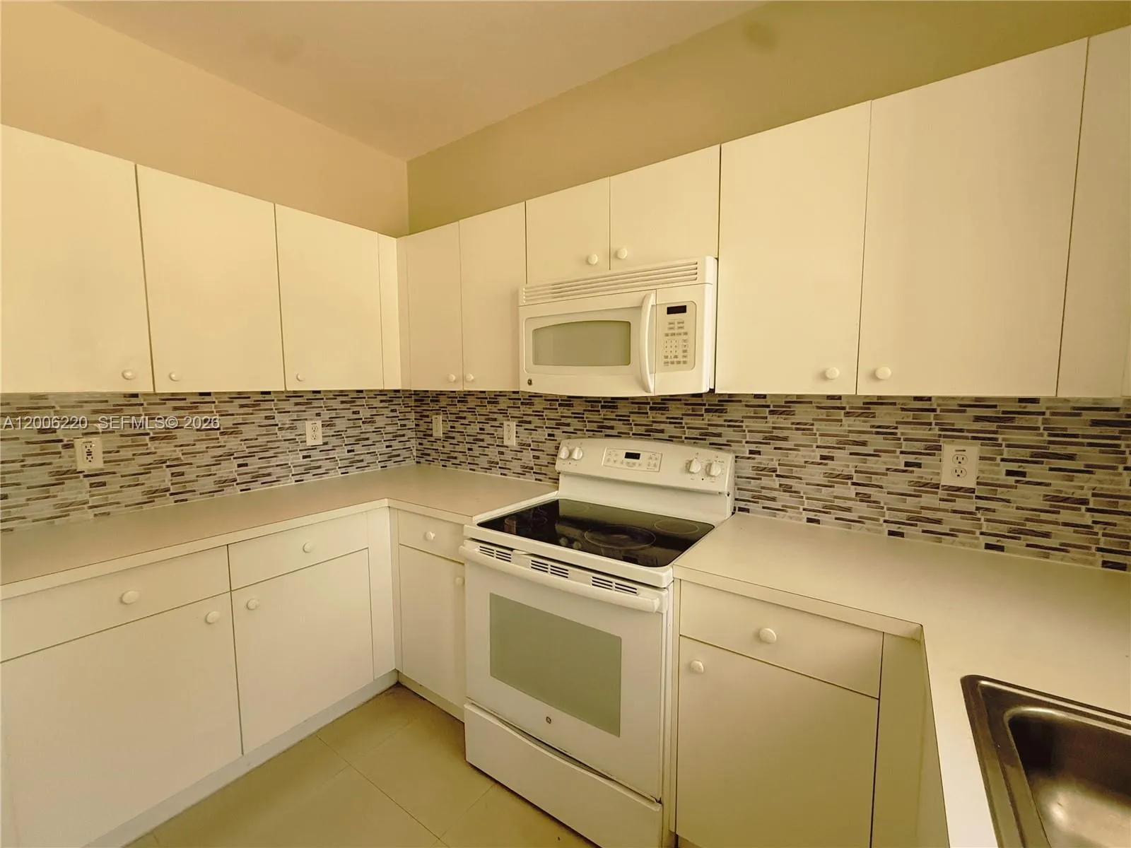390 Ne 35th Ave, Homestead, Florida 33033, Homestead, Florida 33033, 3 Bedrooms Bedrooms, ,2 BathroomsBathrooms,Residential,For Sale,390 Ne 35th Ave, Homestead, Florida 33033,A12006220