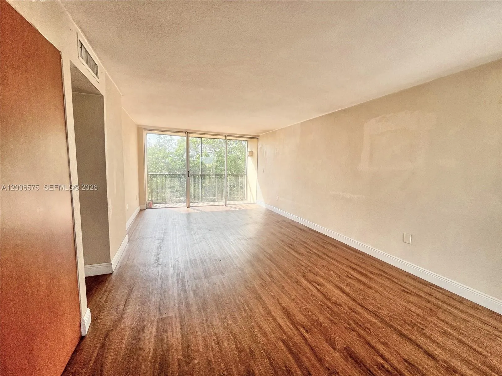 8870 Fontainebleau Blvd 409, Hialeah, Florida 3317, Miami, Florida 33172, 2 Bedrooms Bedrooms, ,1 BathroomBathrooms,Residential Lease,For Rent,8870 Fontainebleau Blvd 409, Hialeah, Florida 3317,A12006575