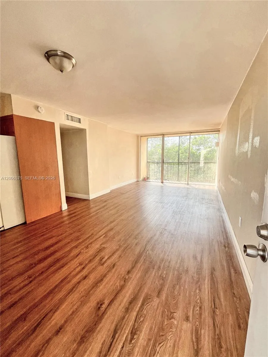 8870 Fontainebleau Blvd 409, Hialeah, Florida 3317, Miami, Florida 33172, 2 Bedrooms Bedrooms, ,1 BathroomBathrooms,Residential Lease,For Rent,8870 Fontainebleau Blvd 409, Hialeah, Florida 3317,A12006575