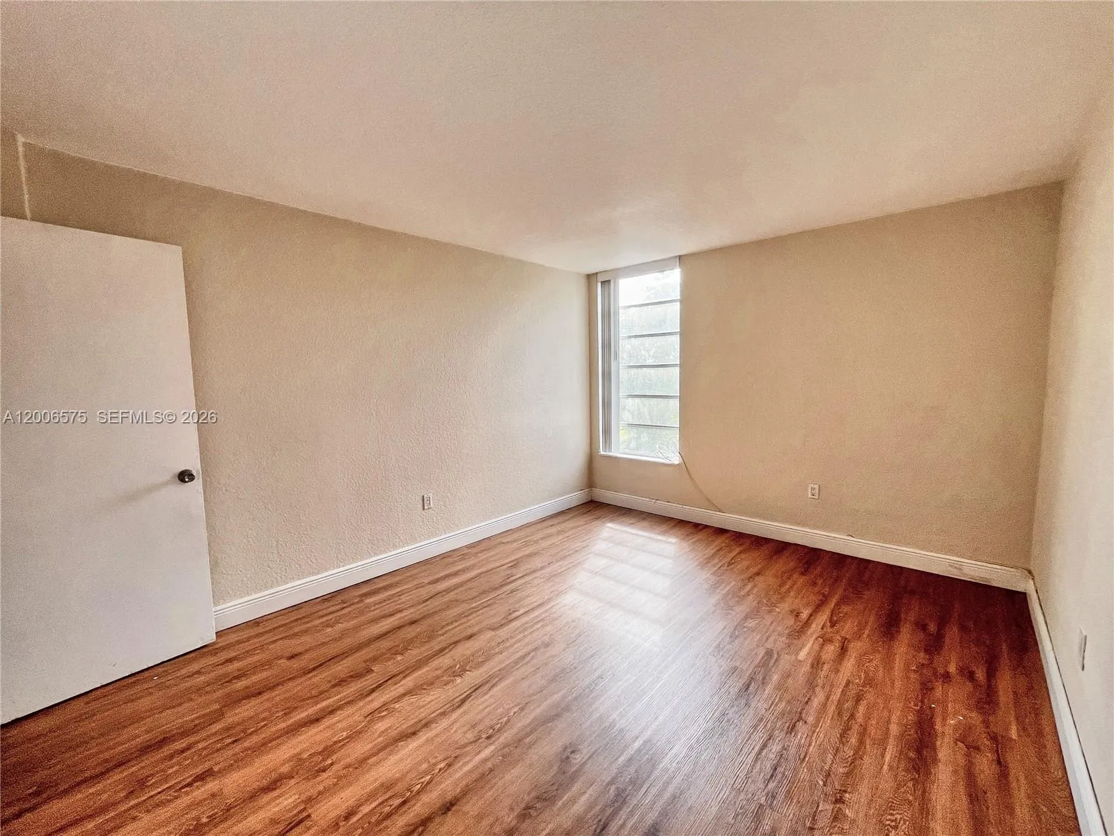 8870 Fontainebleau Blvd 409, Hialeah, Florida 3317, Miami, Florida 33172, 2 Bedrooms Bedrooms, ,1 BathroomBathrooms,Residential Lease,For Rent,8870 Fontainebleau Blvd 409, Hialeah, Florida 3317,A12006575
