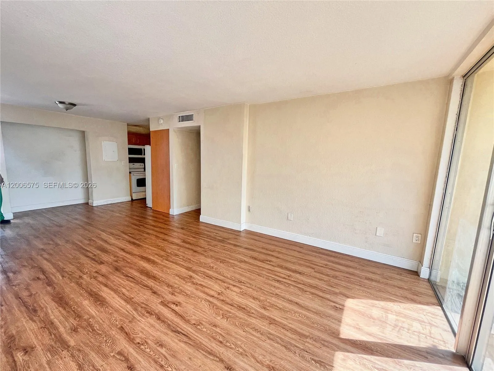 8870 Fontainebleau Blvd 409, Hialeah, Florida 3317, Miami, Florida 33172, 2 Bedrooms Bedrooms, ,1 BathroomBathrooms,Residential Lease,For Rent,8870 Fontainebleau Blvd 409, Hialeah, Florida 3317,A12006575