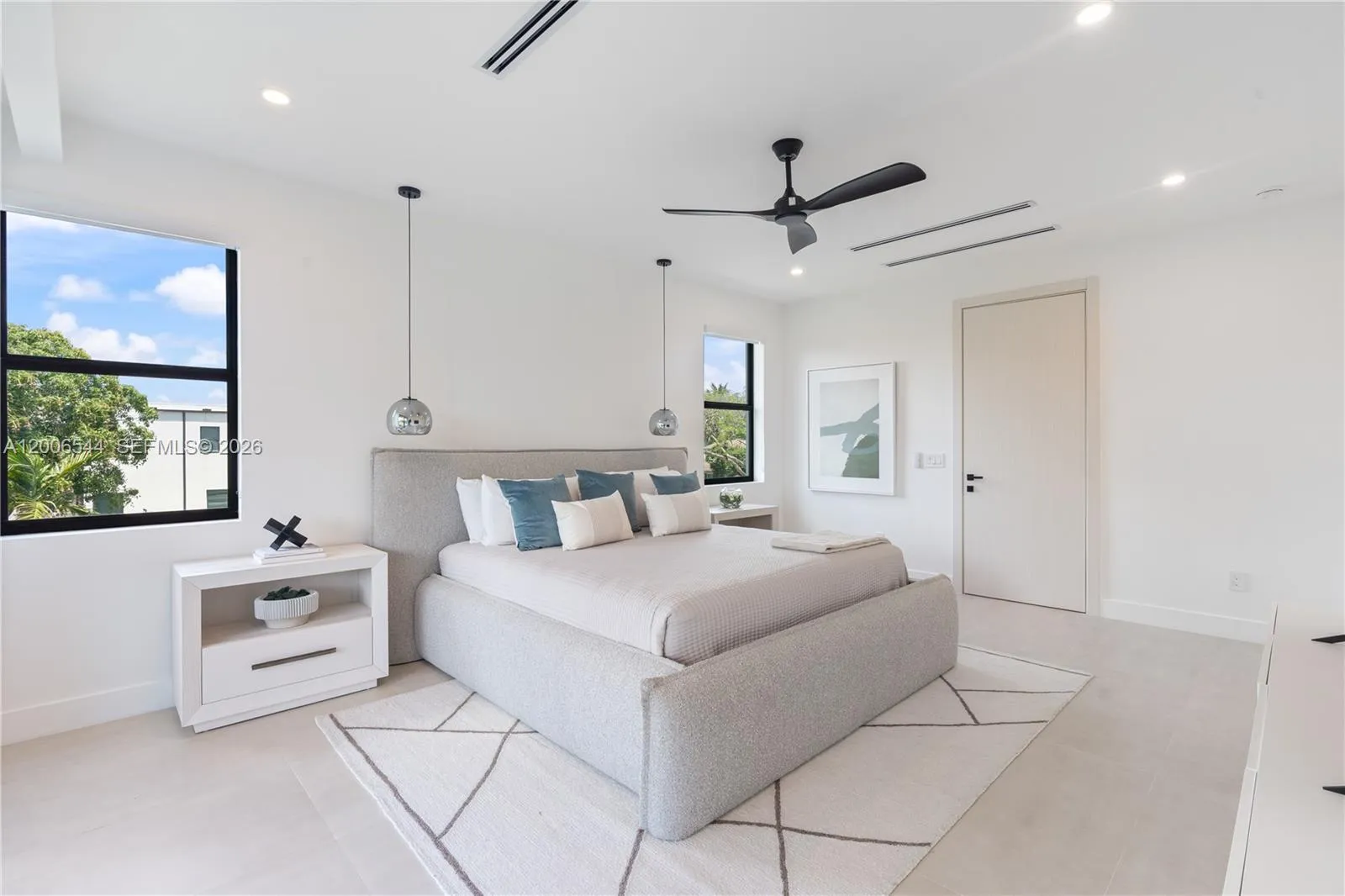 1321 Ne 13th Ave, Fort Lauderdale, Florida 33304, Fort Lauderdale, Florida 33304, 3 Bedrooms Bedrooms, ,3 BathroomsBathrooms,Residential,For Sale,1321 Ne 13th Ave, Fort Lauderdale, Florida 33304,A12006544
