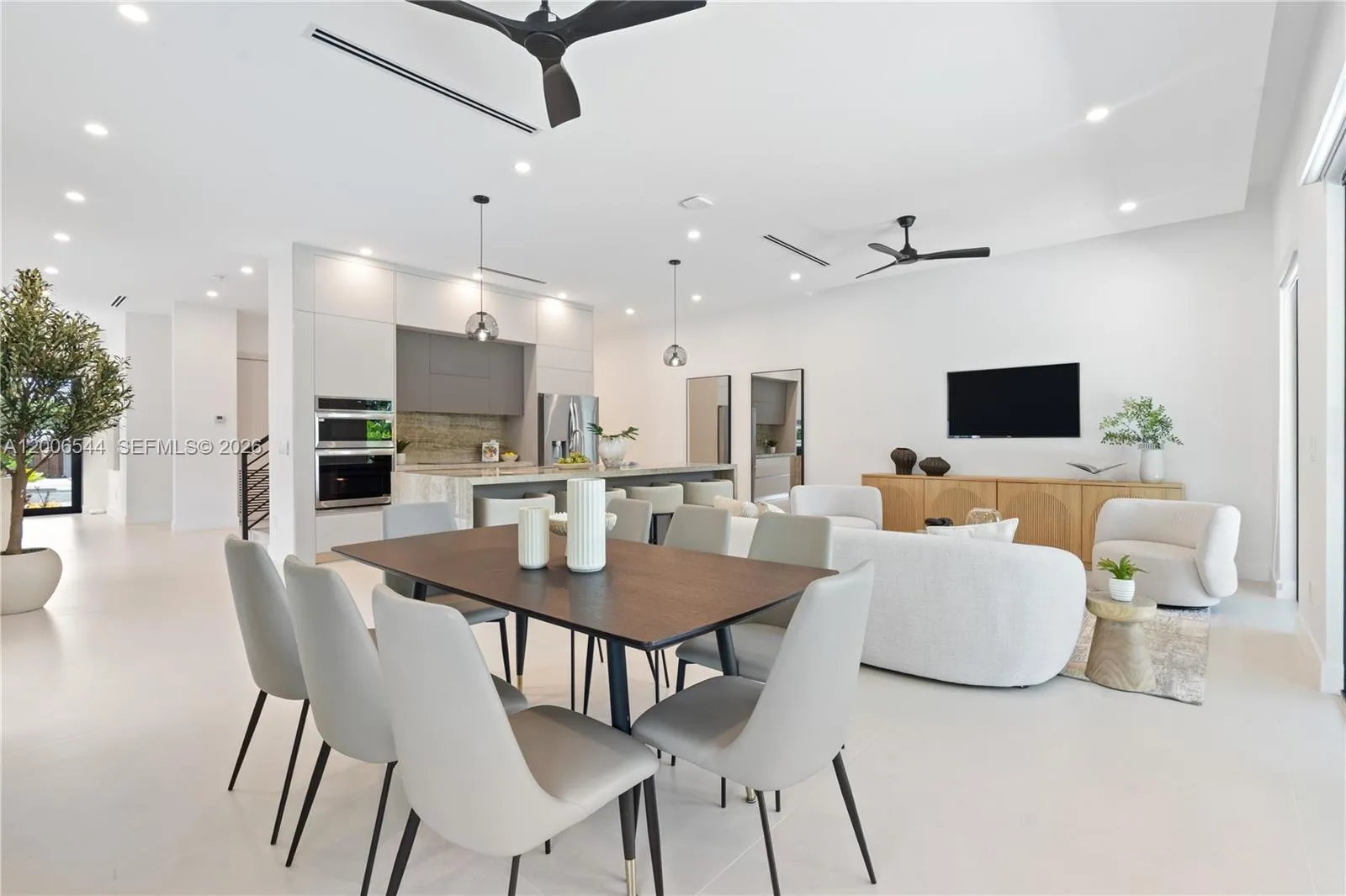 1321 Ne 13th Ave, Fort Lauderdale, Florida 33304, Fort Lauderdale, Florida 33304, 3 Bedrooms Bedrooms, ,3 BathroomsBathrooms,Residential,For Sale,1321 Ne 13th Ave, Fort Lauderdale, Florida 33304,A12006544