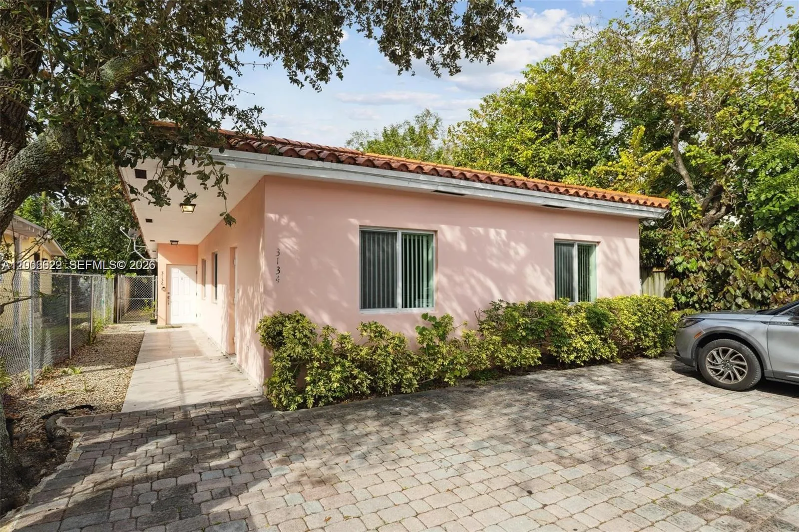 3134 Hibiscus St 3134, Miami, Florida 33133, Miami, Florida 33133, 3 Bedrooms Bedrooms, ,2 BathroomsBathrooms,Residential Lease,For Rent,3134 Hibiscus St 3134, Miami, Florida 33133,A12006622