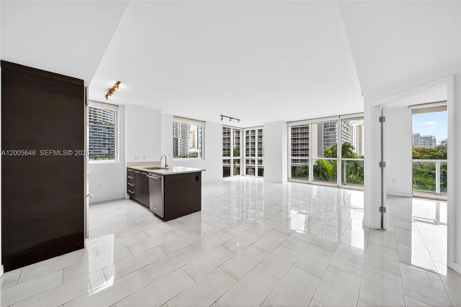 500 Brickell Ave 501, Miami, Florida 33131, Miami, Florida 33131, 2 Bedrooms Bedrooms, ,2 BathroomsBathrooms,Residential,For Sale,500 Brickell Ave 501, Miami, Florida 33131,A12005648