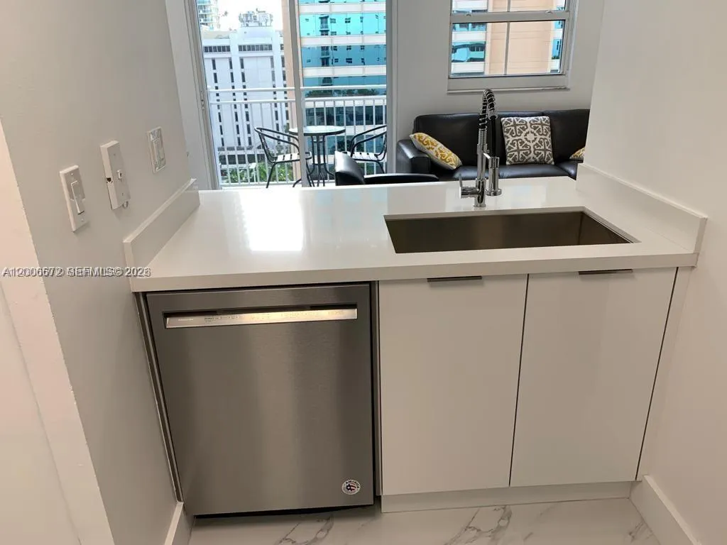 185 Se 14th Ter 1009, Miami, Florida 33131, Miami, Florida 33131, 1 Bedroom Bedrooms, ,1 BathroomBathrooms,Residential Lease,For Rent,185 Se 14th Ter 1009, Miami, Florida 33131,A12006672