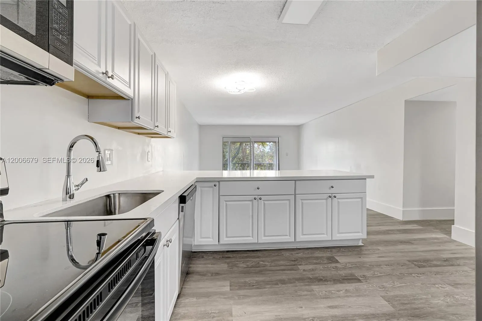 4800 Hillcrest Ln 207, Hollywood, Florida 33021, Hollywood, Florida 33021, 2 Bedrooms Bedrooms, ,2 BathroomsBathrooms,Residential,For Sale,4800 Hillcrest Ln 207, Hollywood, Florida 33021,A12006679