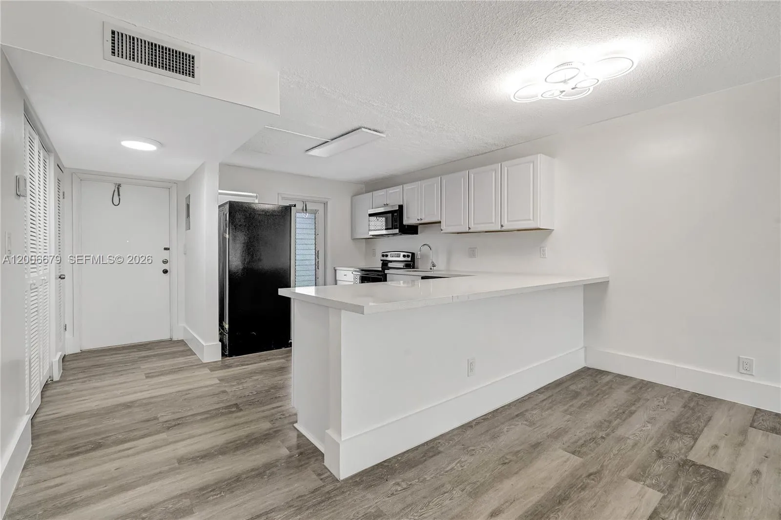 4800 Hillcrest Ln 207, Hollywood, Florida 33021, Hollywood, Florida 33021, 2 Bedrooms Bedrooms, ,2 BathroomsBathrooms,Residential,For Sale,4800 Hillcrest Ln 207, Hollywood, Florida 33021,A12006679