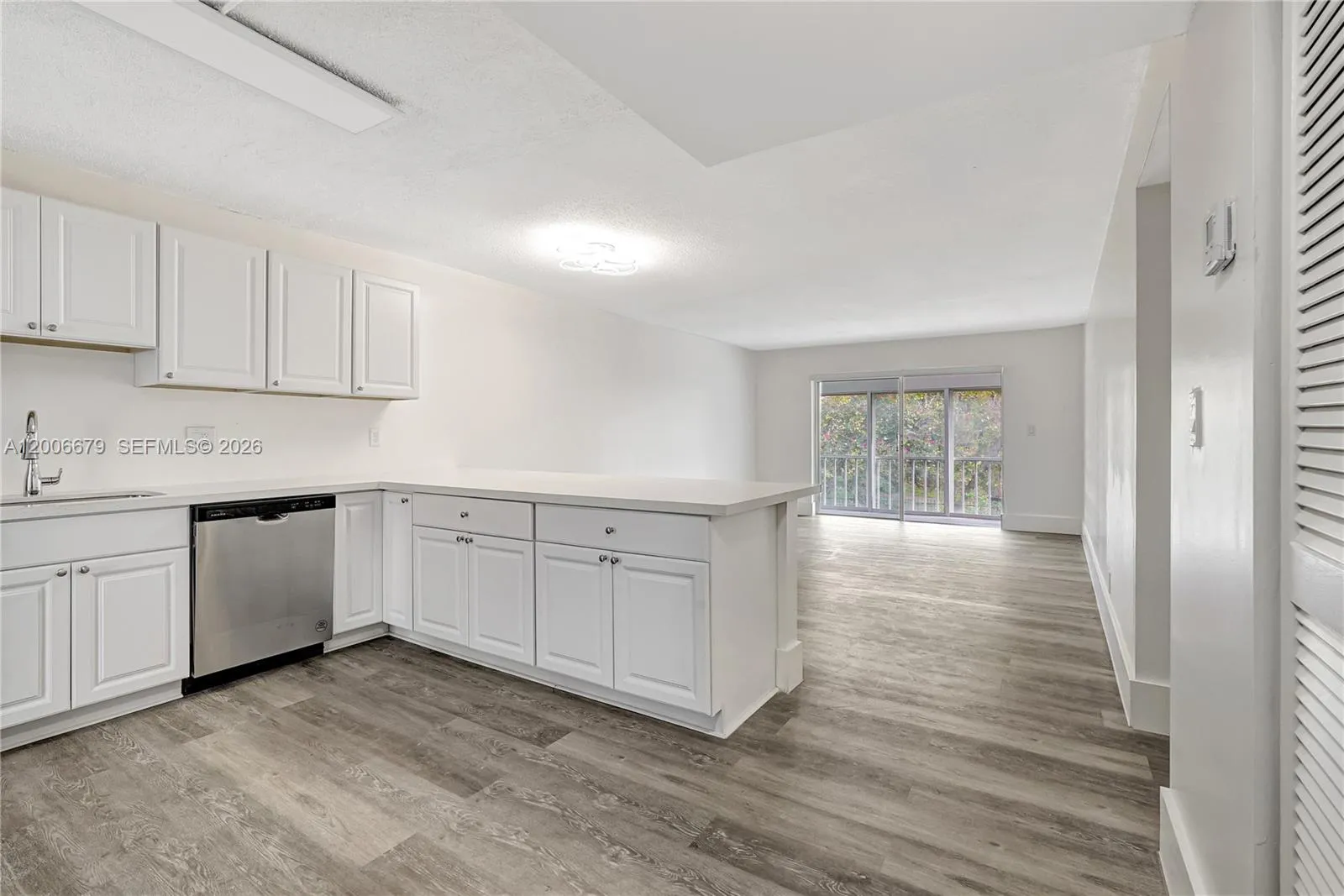 4800 Hillcrest Ln 207, Hollywood, Florida 33021, Hollywood, Florida 33021, 2 Bedrooms Bedrooms, ,2 BathroomsBathrooms,Residential,For Sale,4800 Hillcrest Ln 207, Hollywood, Florida 33021,A12006679