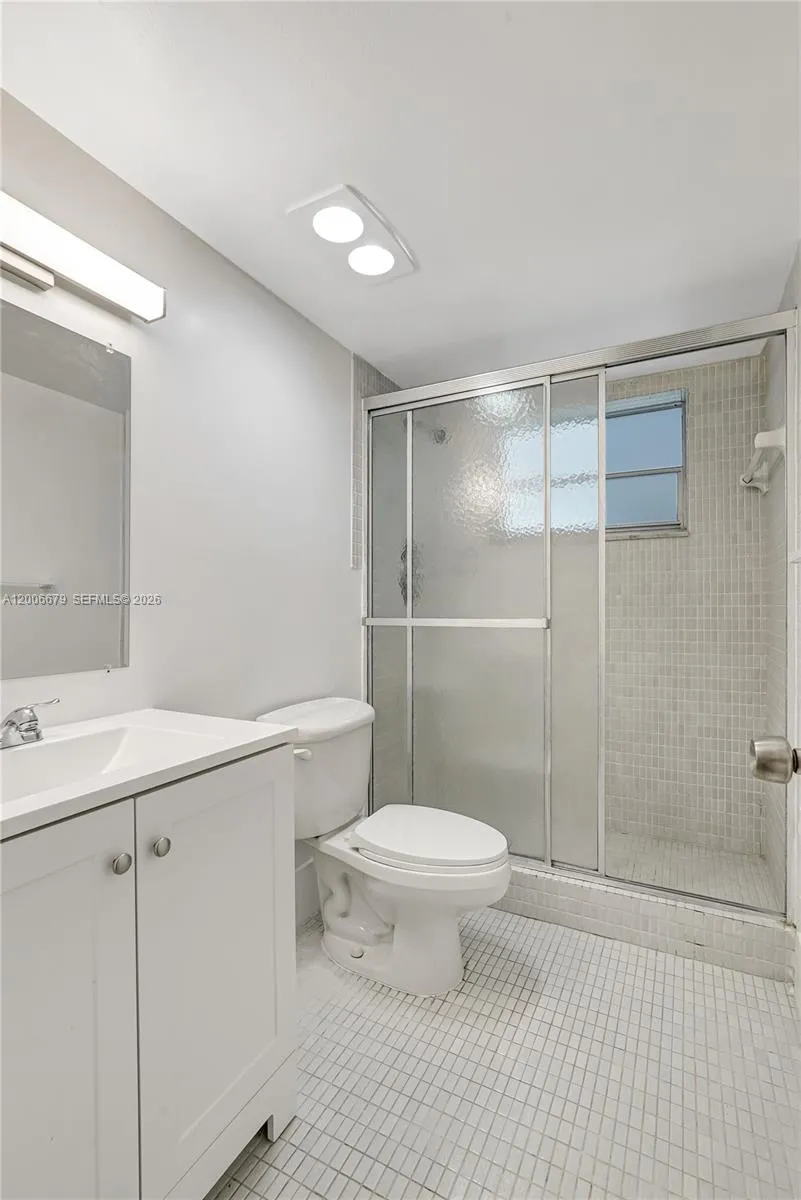 4800 Hillcrest Ln 207, Hollywood, Florida 33021, Hollywood, Florida 33021, 2 Bedrooms Bedrooms, ,2 BathroomsBathrooms,Residential,For Sale,4800 Hillcrest Ln 207, Hollywood, Florida 33021,A12006679