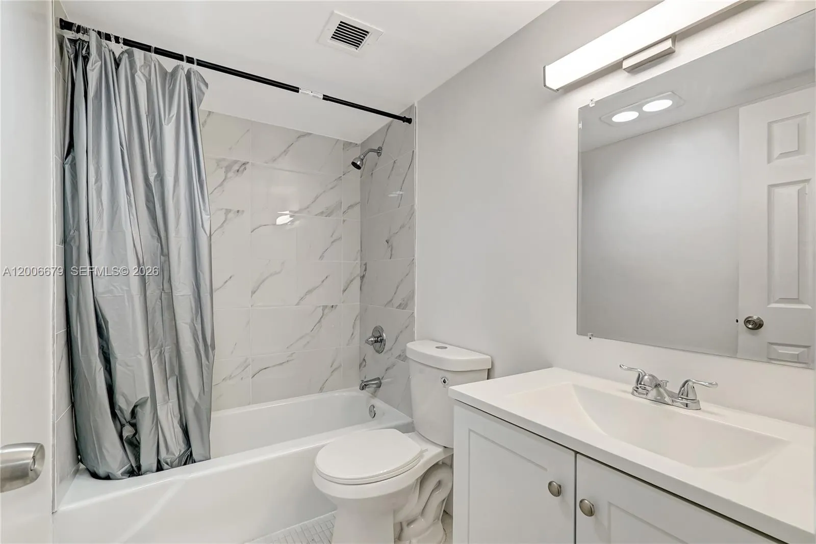 4800 Hillcrest Ln 207, Hollywood, Florida 33021, Hollywood, Florida 33021, 2 Bedrooms Bedrooms, ,2 BathroomsBathrooms,Residential,For Sale,4800 Hillcrest Ln 207, Hollywood, Florida 33021,A12006679