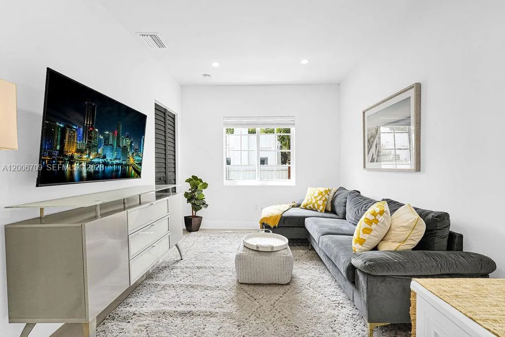 570 Nw 48th St, Miami, Florida 33127, Miami, Florida 33127, 3 Bedrooms Bedrooms, ,2 BathroomsBathrooms,Residential,For Sale,570 Nw 48th St, Miami, Florida 33127,A12006709