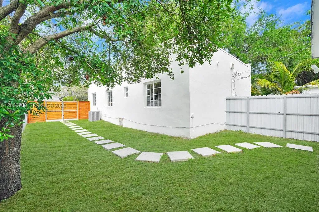 570 Nw 48th St, Miami, Florida 33127, Miami, Florida 33127, 3 Bedrooms Bedrooms, ,2 BathroomsBathrooms,Residential,For Sale,570 Nw 48th St, Miami, Florida 33127,A12006709