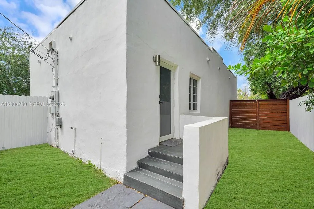 570 Nw 48th St, Miami, Florida 33127, Miami, Florida 33127, 3 Bedrooms Bedrooms, ,2 BathroomsBathrooms,Residential,For Sale,570 Nw 48th St, Miami, Florida 33127,A12006709