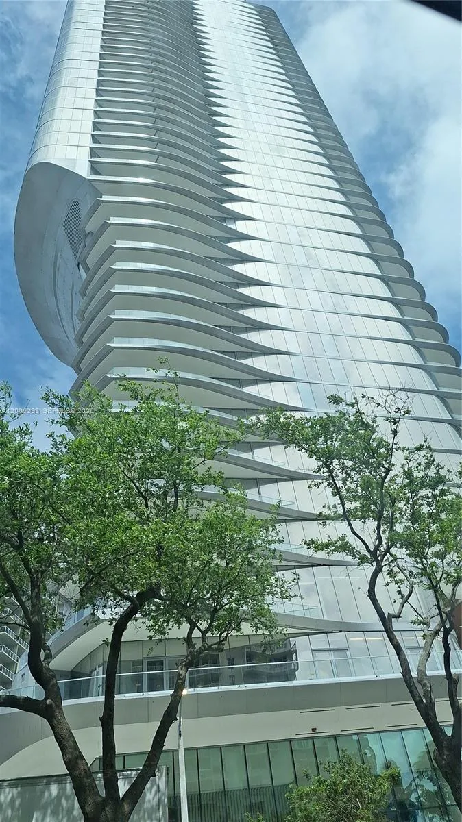 175 Se 25 Rd 2803, Miami, Florida 33129, Miami, Florida 33129, 3 Bedrooms Bedrooms, ,3 BathroomsBathrooms,Residential,For Sale,175 Se 25 Rd 2803, Miami, Florida 33129,A12005293