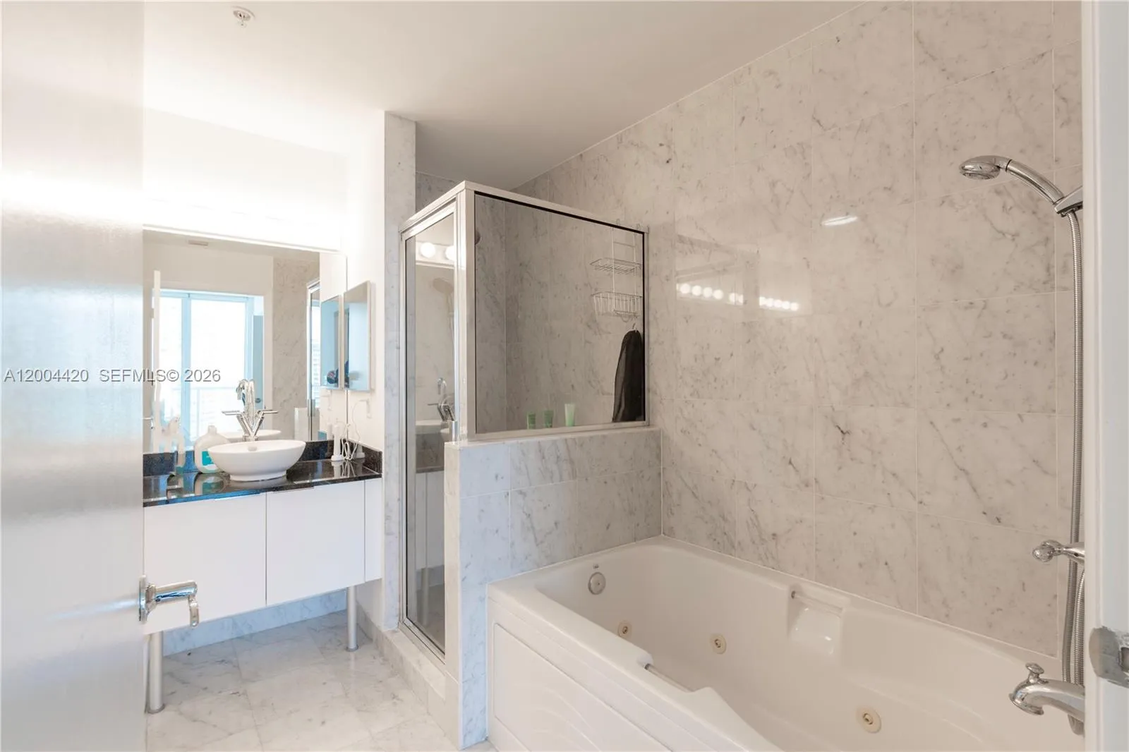 31 Se 5th St 4121, Miami, Florida 33131, Miami, Florida 33131, 3 Bedrooms Bedrooms, ,2 BathroomsBathrooms,Residential Lease,For Rent,31 Se 5th St 4121, Miami, Florida 33131,A12004420