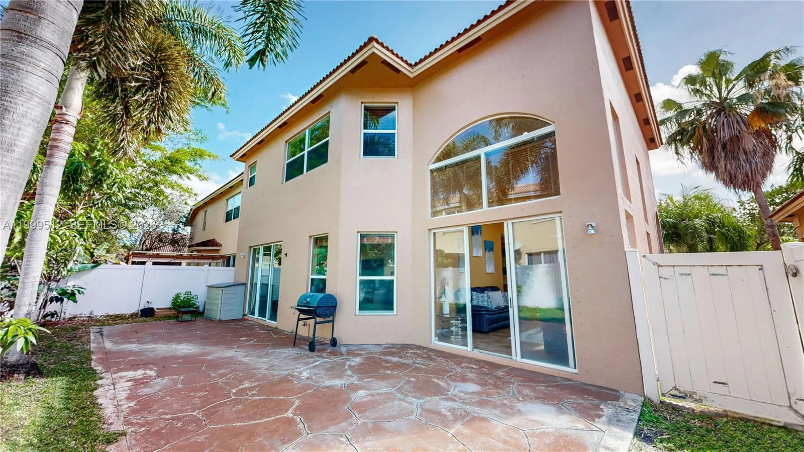 2215 Portofino Ave, Homestead, Florida 33033, Homestead, Florida 33033, 7 Bedrooms Bedrooms, ,3 BathroomsBathrooms,Residential,For Sale,2215 Portofino Ave, Homestead, Florida 33033,A11999512